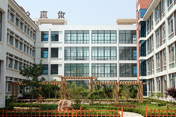 学校花园.JPG